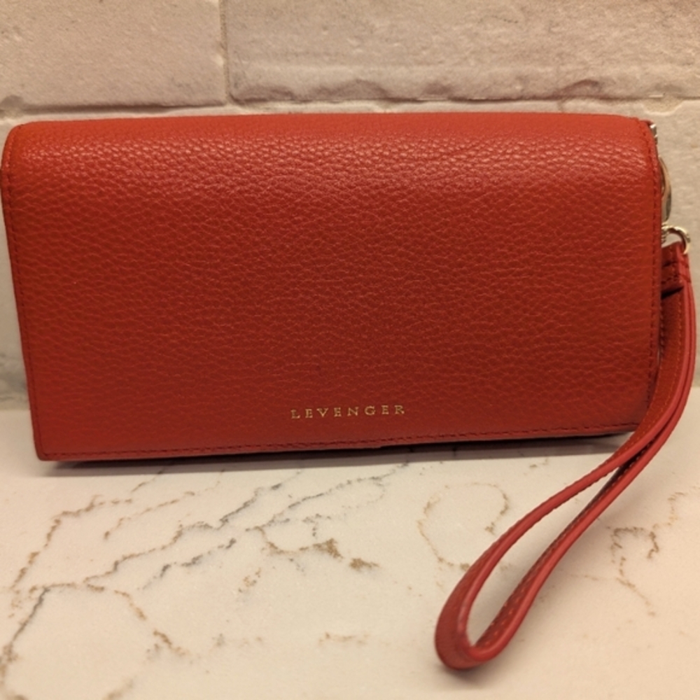 💚Levenger Red Leather Wristlet - EUC - Red 7x4 Inches